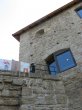 Ap�r�tori de h�rtie pe zidul medieval al Clujului