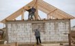 Casele constuite de Guvern �n urma inunda�iilor din Gorj, nelocuibile